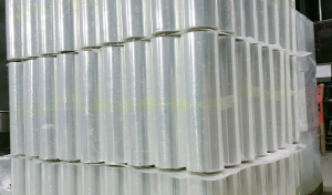 hand stretch film bulk pack on pallet